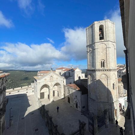 Apartment Reale Basilica - Affitti Brevi Italia Monte SantʼAngelo Esterno foto